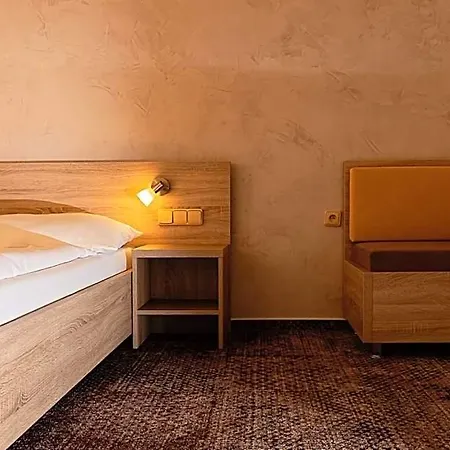 Slezan Hotel 3*